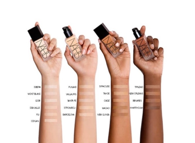 NARS Base All Day Luminous Weightless Foundation